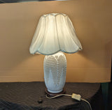 Artistic White Porcelain Dots Pattern Oval Round Base Table Lamp ws3731S