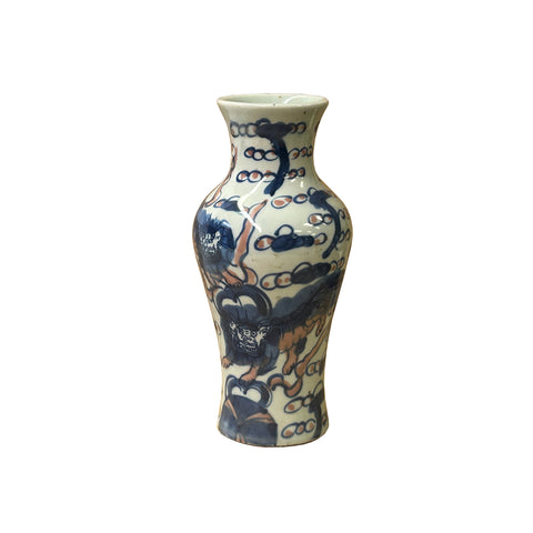 Chinese foo dog porcelain vase