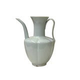 minimalistic Chinese vase