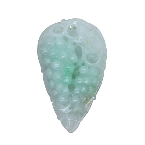 Detail Carved Green Color Natural Jade Grape Fruit On Leaf Pendant n490S