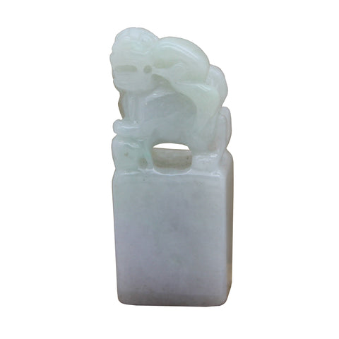 Detail Carved Natural Jade Chinese Table Top Small Foo Dog Statue n551S