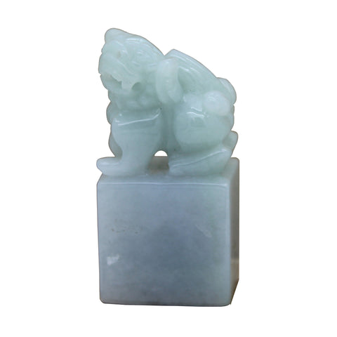 Detail Carved Natural Jade Chinese Table Top Small Foo Dog Statue n553S