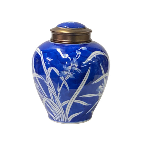 blue white porcelain jar - chinese tealeaf container - oriental porcelain urn