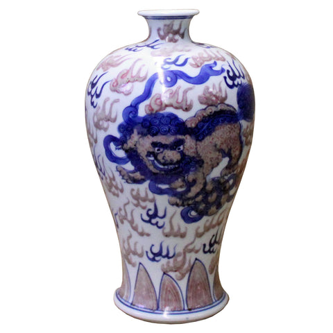 Chinese Red Blue White Porcelain Handpainted Foo Dog Small Vase