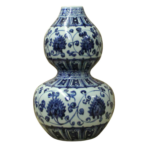 blue white vase - Chinese vase - porcelain vase