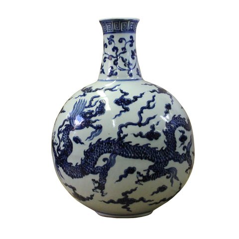 blue white vase - Chinese vase - porcelain vase