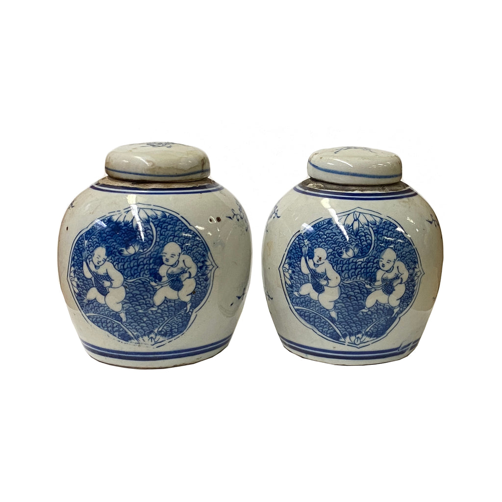 Pair Blue White Small Oriental Graphic Porcelain Ginger Jars ws951S Pair Blue White Small Oriental Graphic Porcelain Ginger Jars ws951S